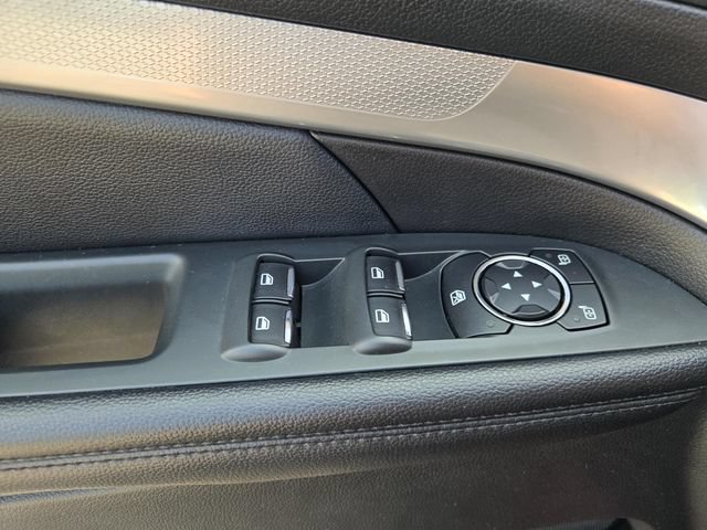 Used 2016 Ford Explorer XLT w/ Equipment Group 202A FWD image 15
