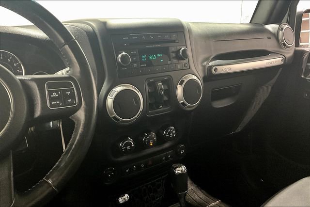 Used 2016 Jeep Wrangler Unlimited Rubicon w/ Dual Top Group AWD/4WD image 9