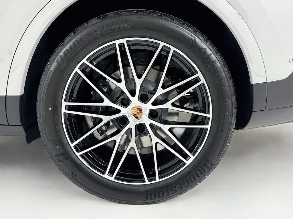 New 2026 Porsche Cayenne AWD/4WD image 32