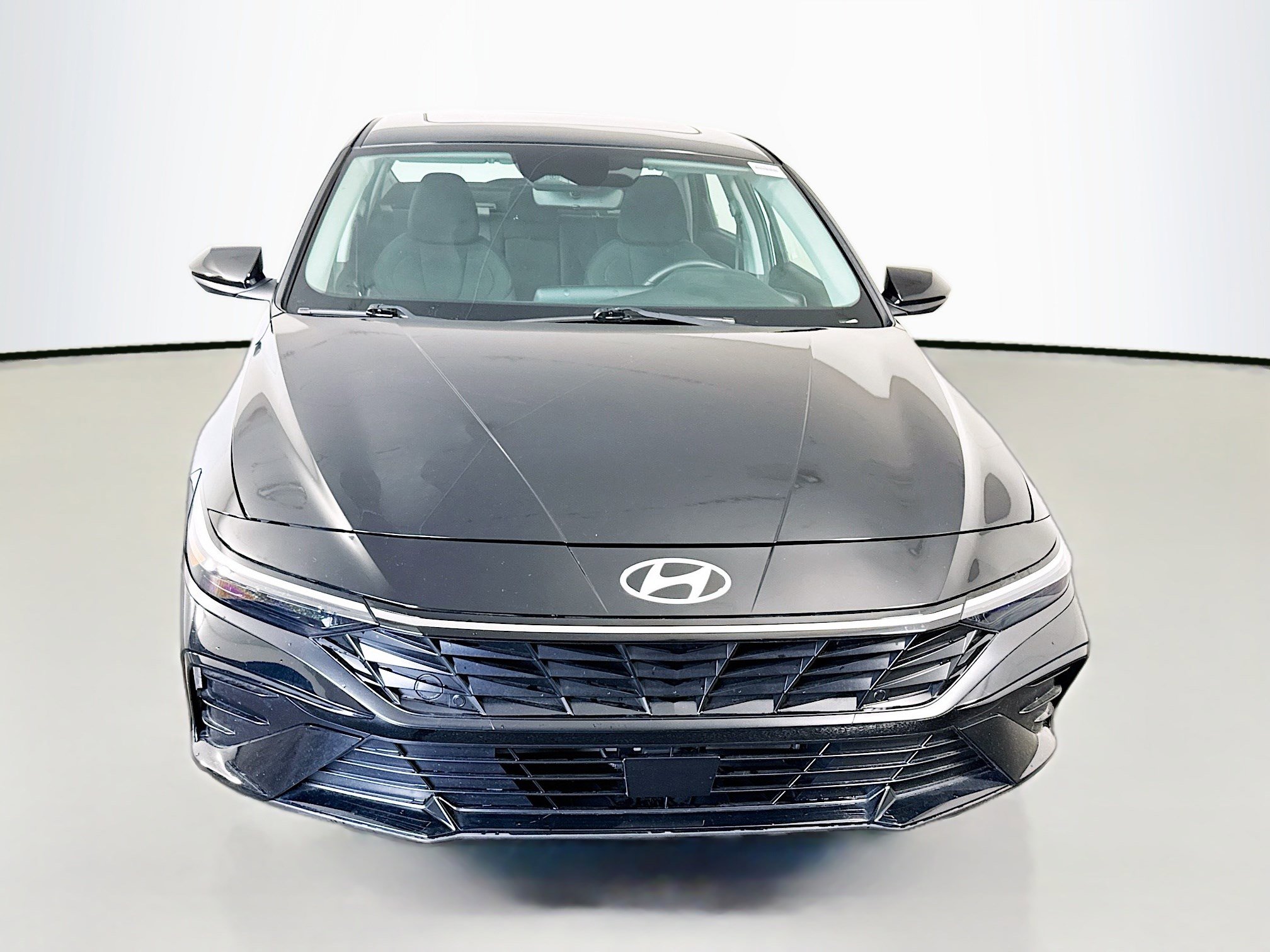 Used 2024 Hyundai Elantra SEL w/ Convenience Package image 2