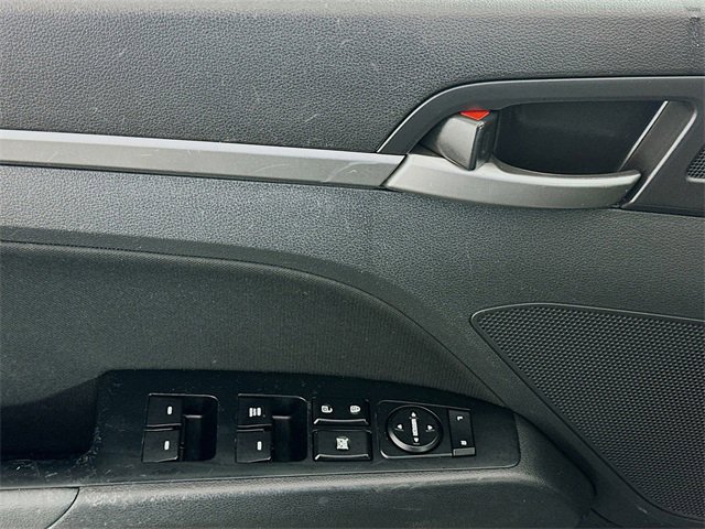 Used 2018 Hyundai Elantra SEL w/ Cargo Package image 17