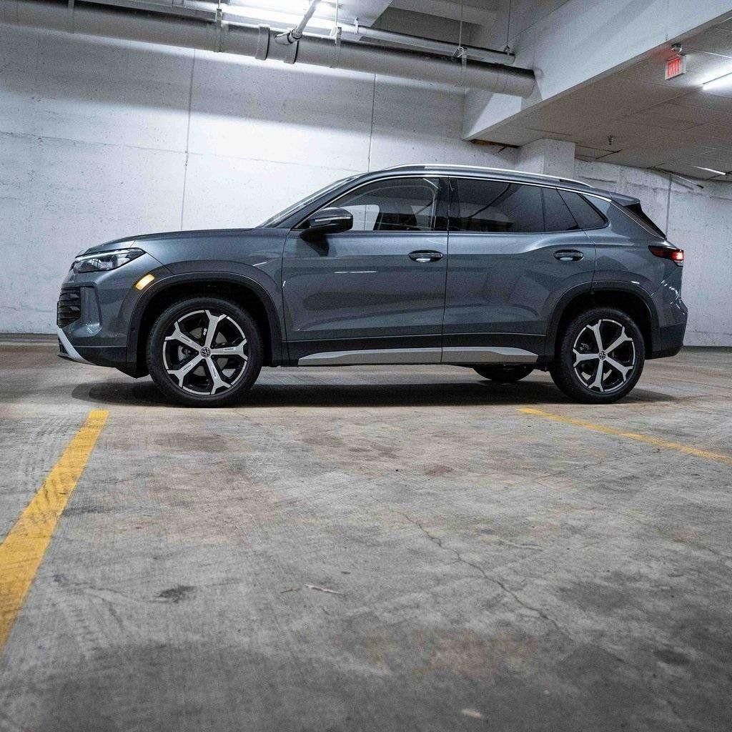 New 2026 Volkswagen Tiguan SE AWD/4WD image 3