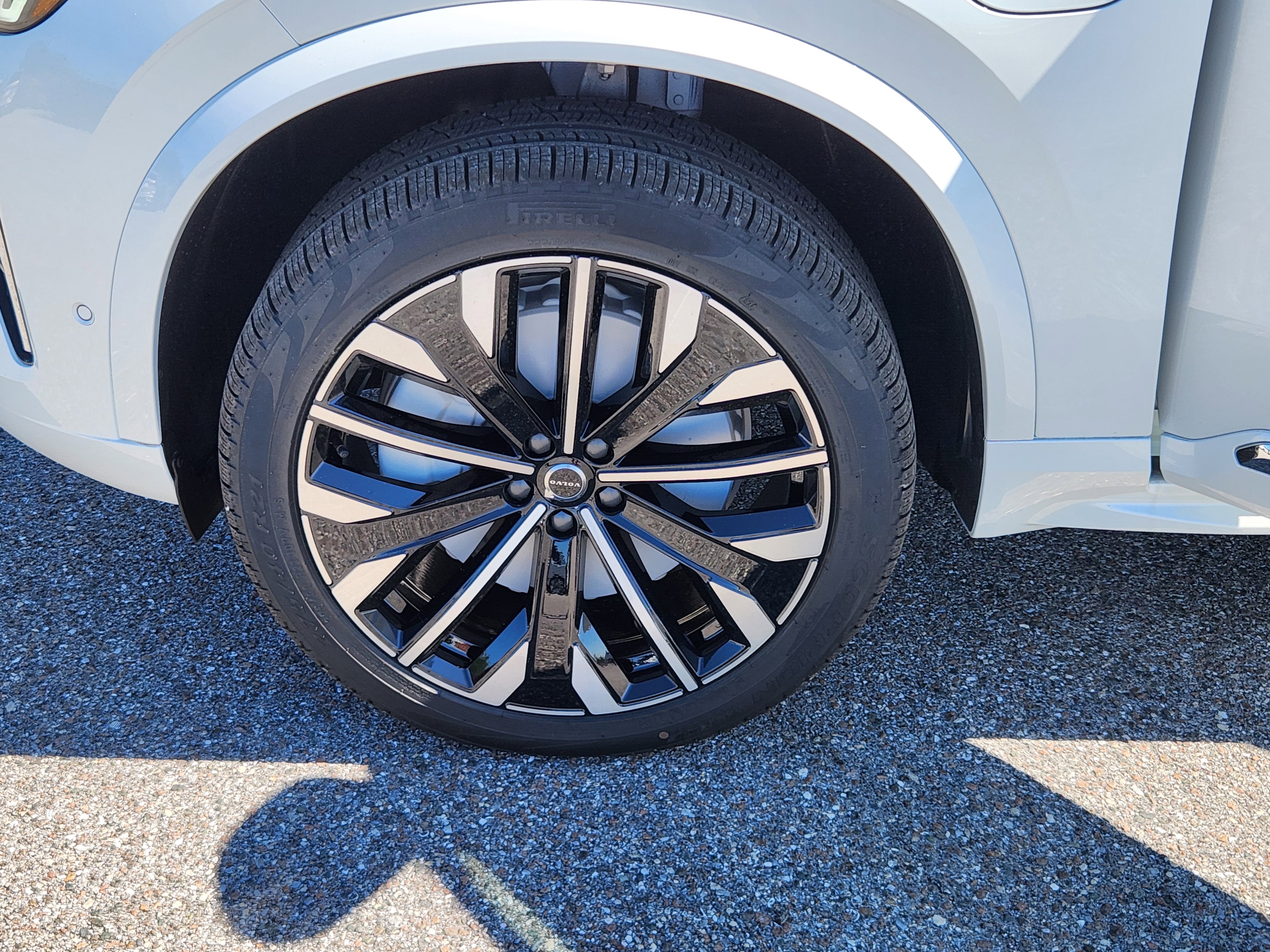 New 2025 Volvo XC90 T8 Plus w/ Protection Package image 36