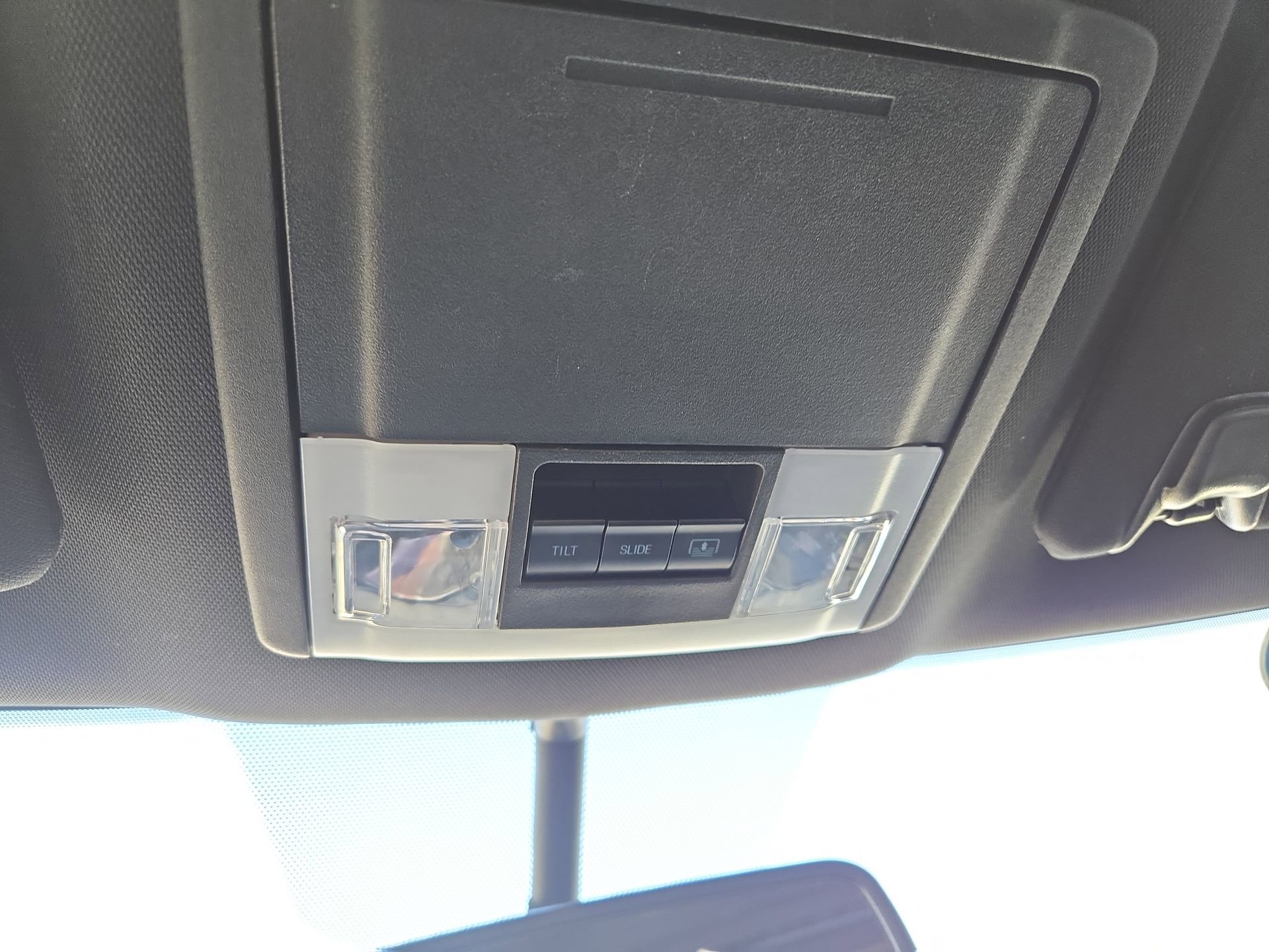 Used 2018 Ford Explorer Limited image 25