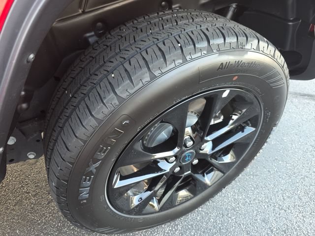Used 2025 Jeep Wrangler Unlimited Sahara AWD/4WD image 26