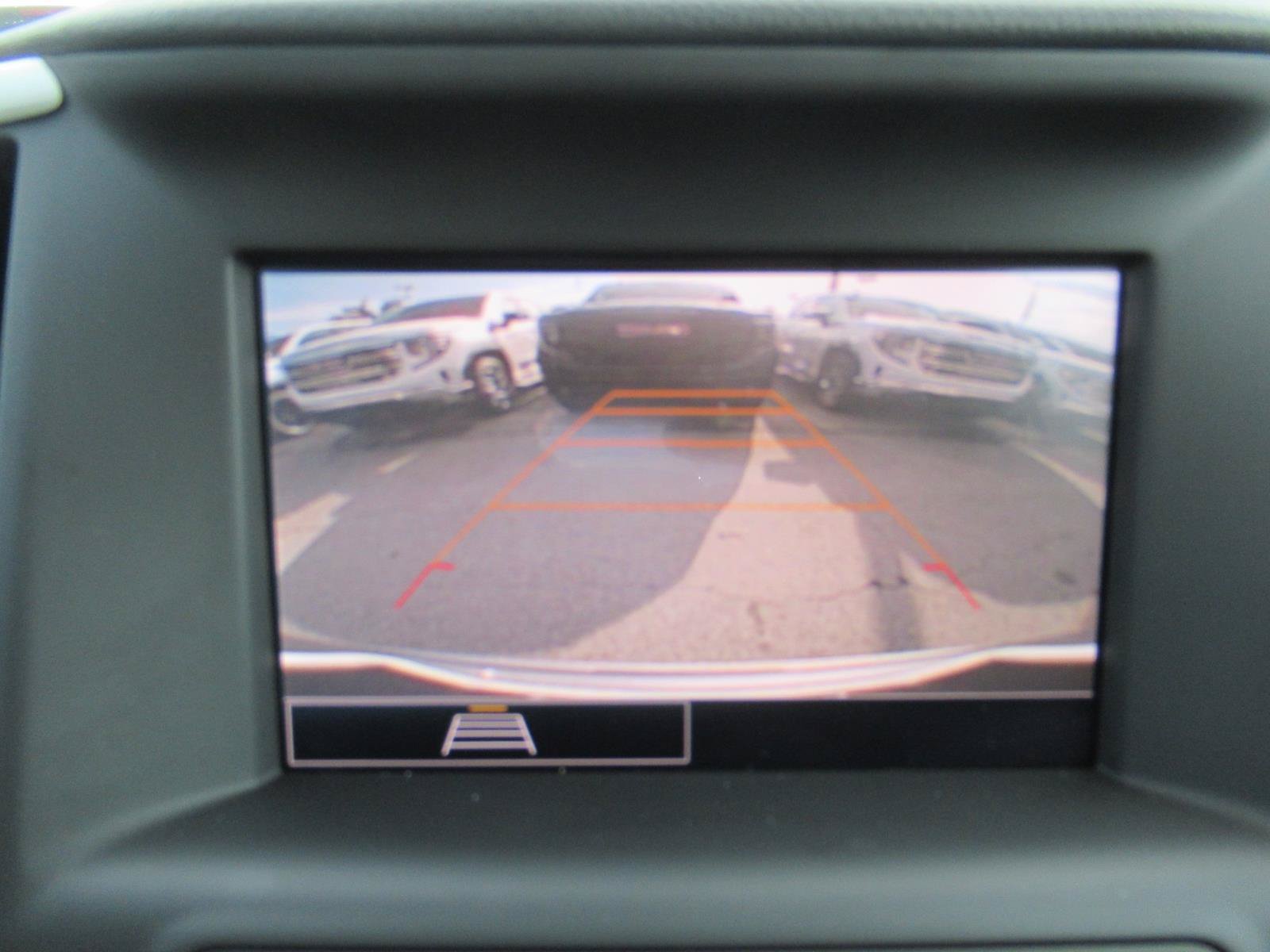 Used 2024 GMC Terrain SLE w/ Driver Convenience Package FWD image 30