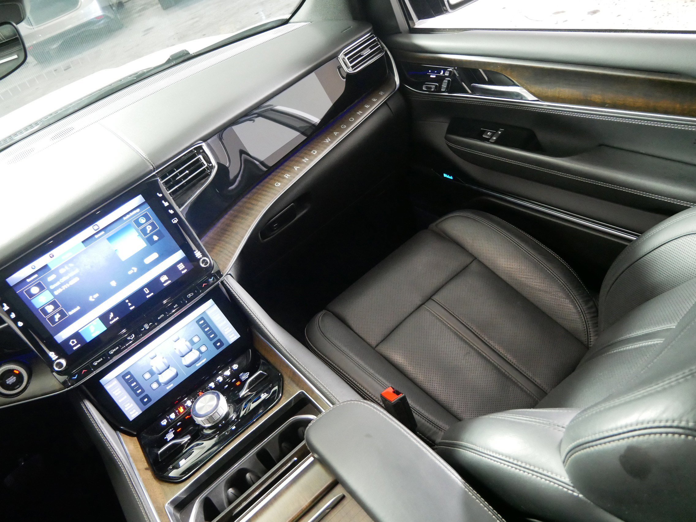 Used 2022 Jeep Grand Wagoneer Series I image 11