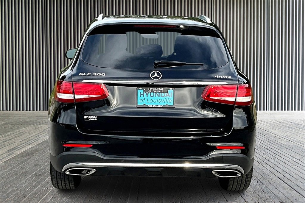 Used 2019 Mercedes-Benz GLC 300 4MATIC image 4