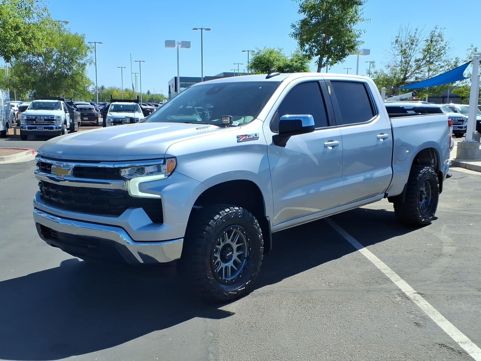 Used 2022 Chevrolet Silverado 1500 LT w/ Z71 Off-Road Package AWD/4WD image 8