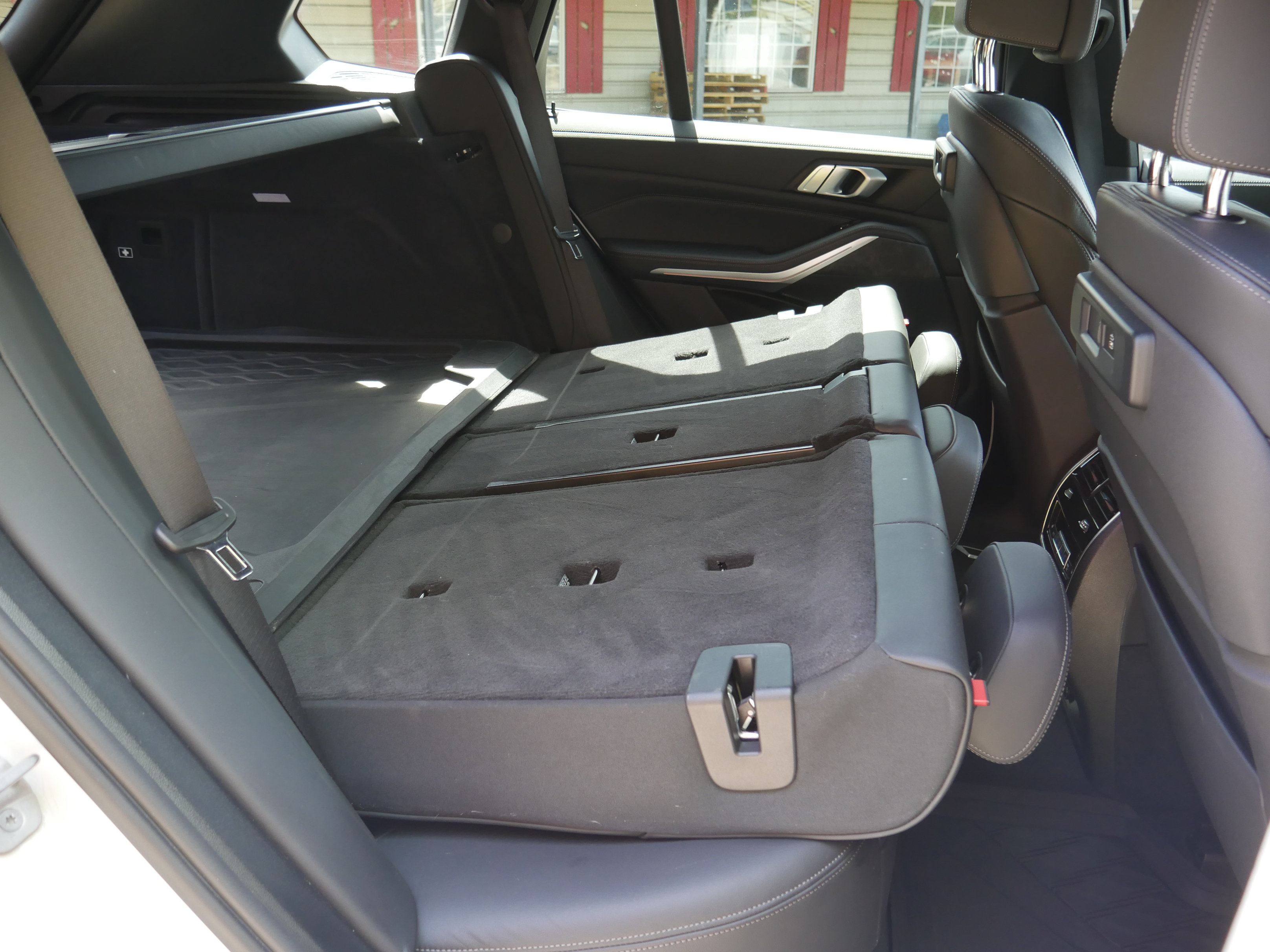Used 2022 BMW X5 xDrive40i w/ M Sport Package AWD/4WD image 30