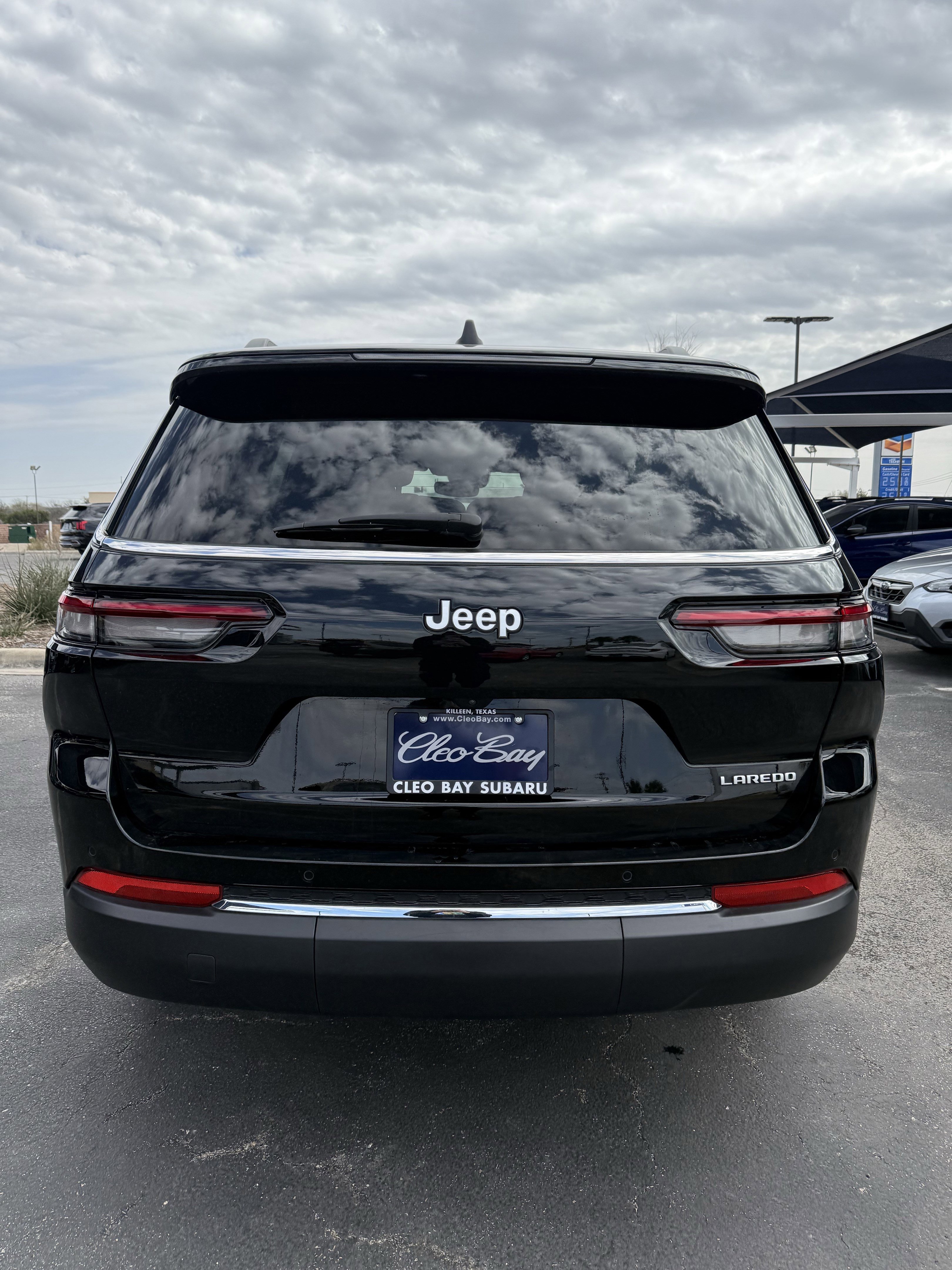 Used 2024 Jeep Grand Cherokee L Laredo image 4