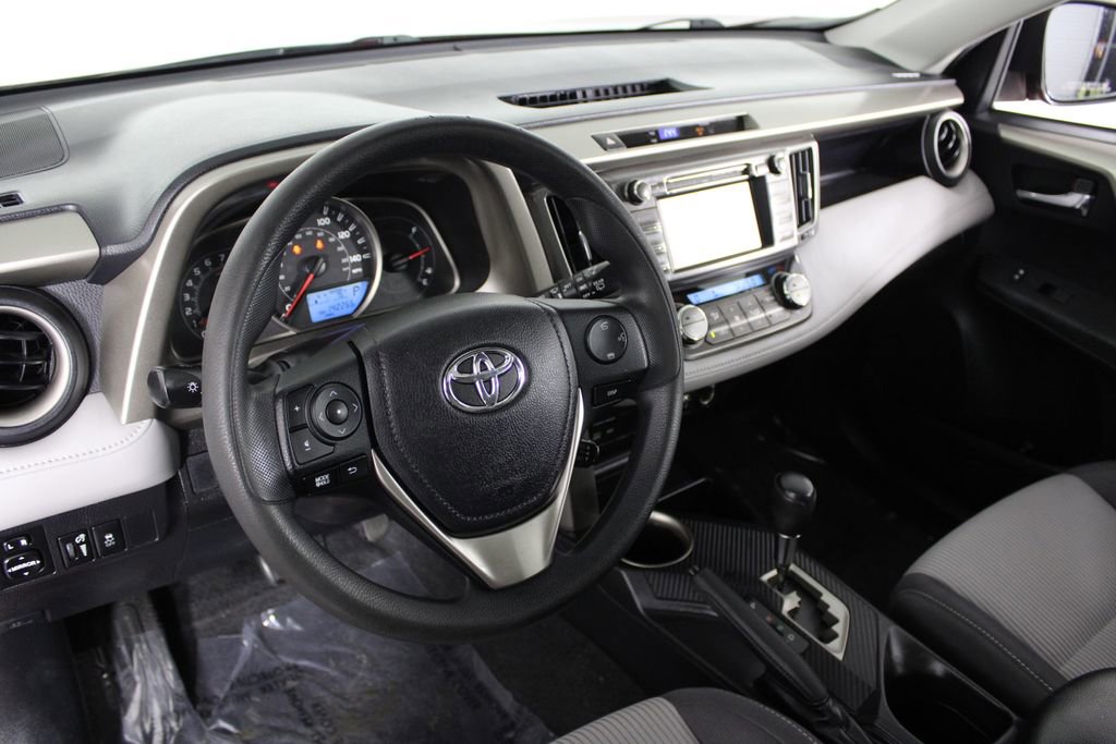 Used 2015 Toyota RAV4 XLE image 18