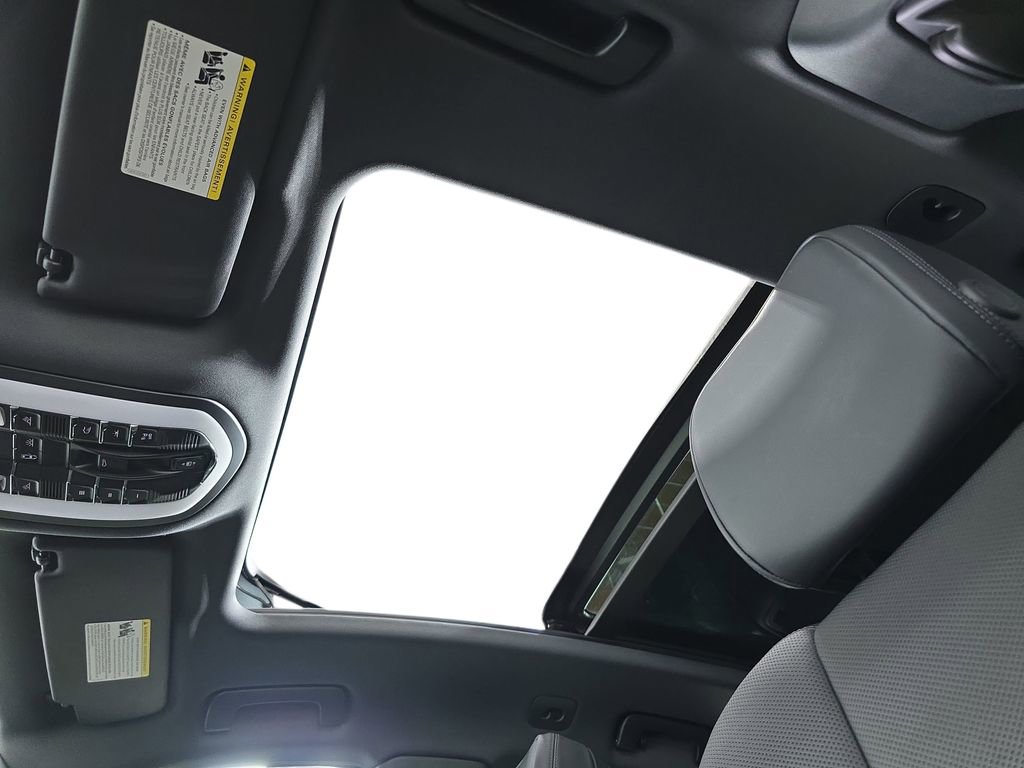 Certified 2025 Porsche Macan image 28