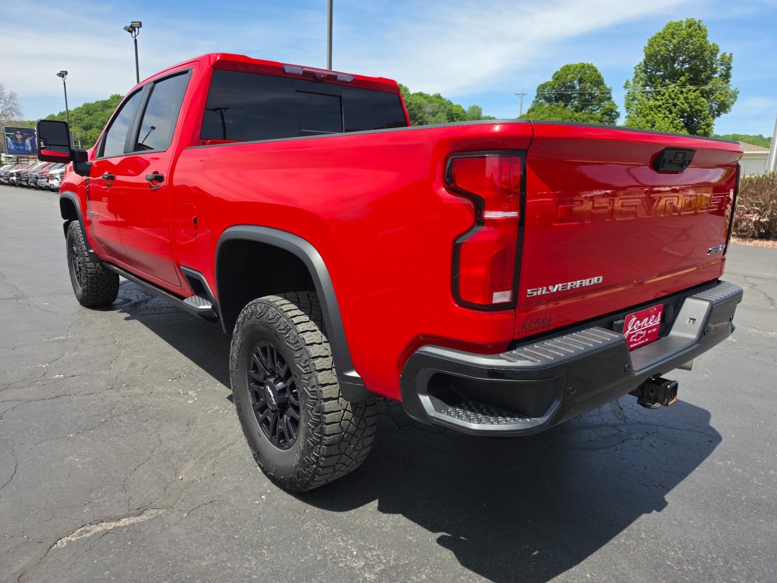 Used 2025 Chevrolet Silverado 2500 ZR2 w/ Technology Package AWD/4WD image 3