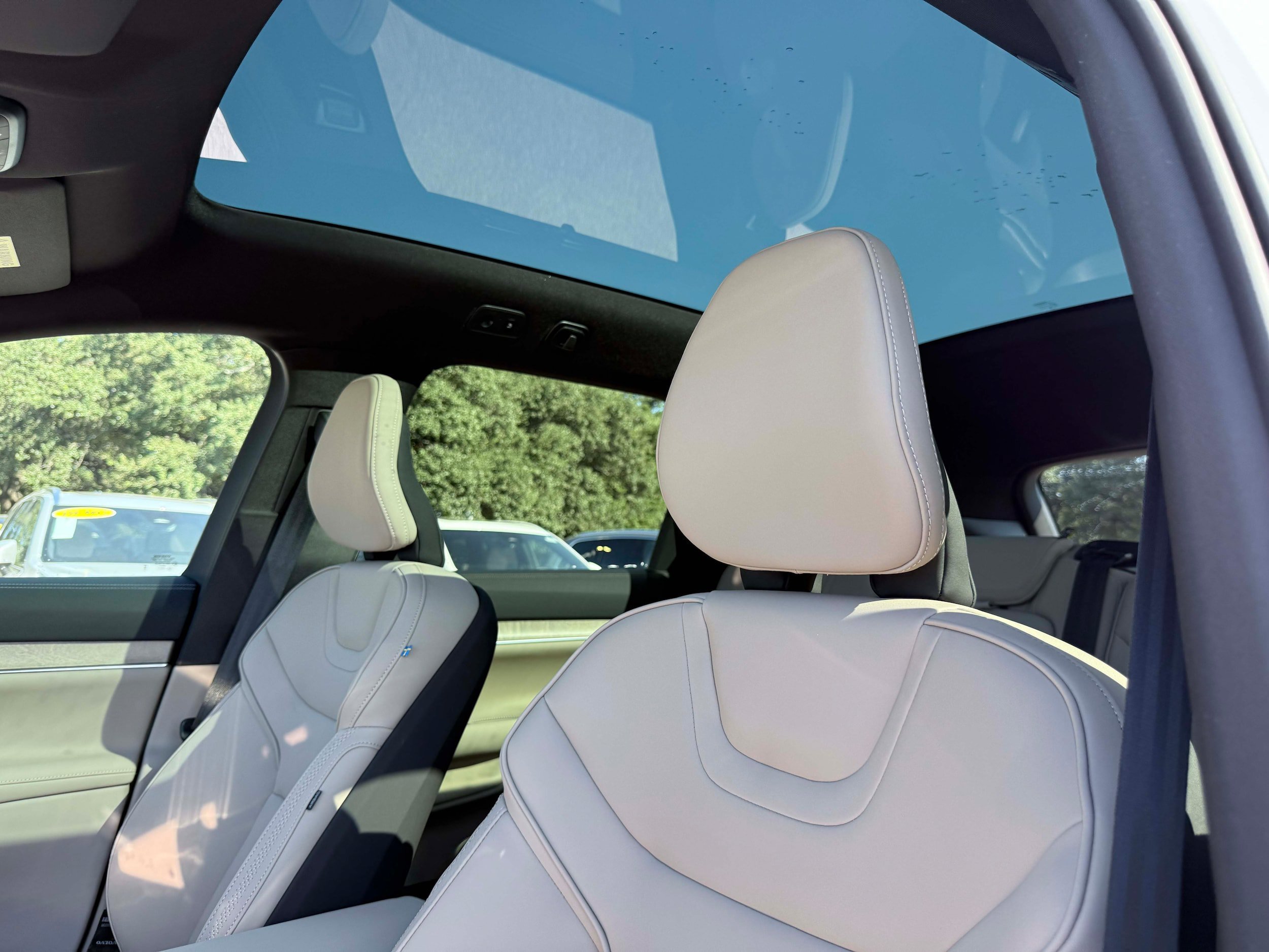 New 2026 Volvo EX90 Plus RWD image 12