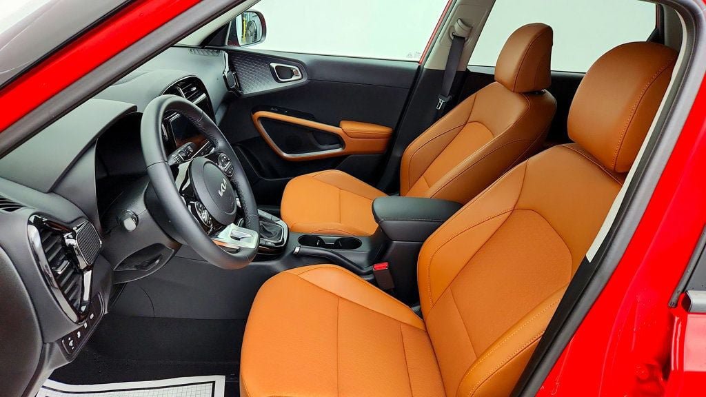 Used 2025 Kia Soul EX FWD image 18