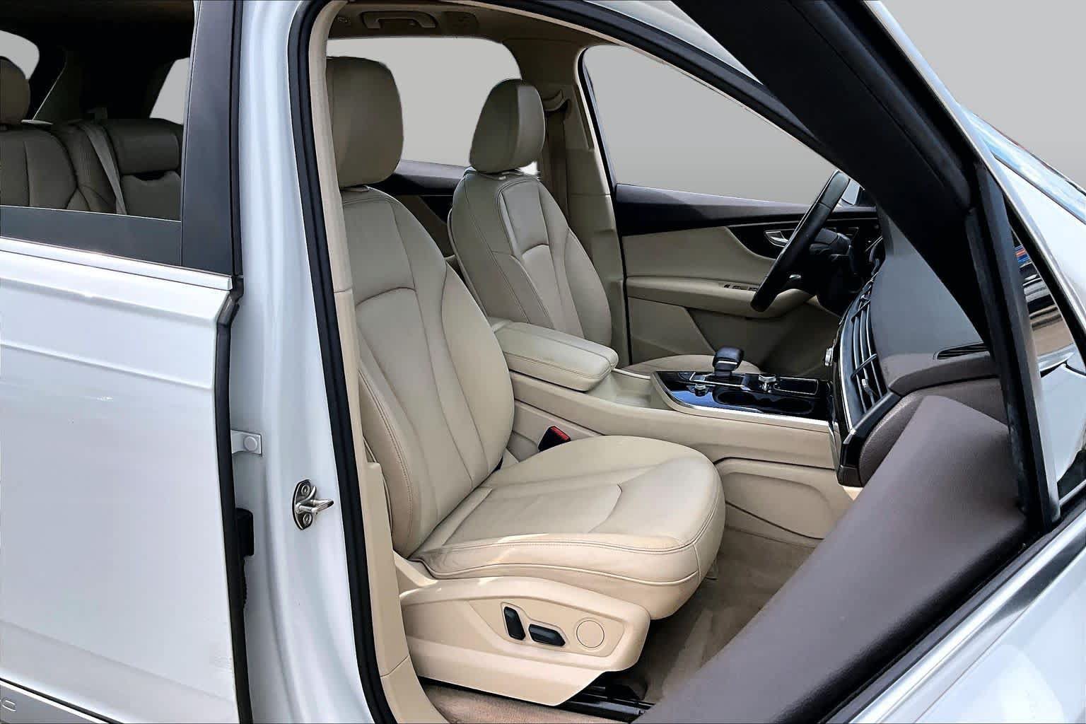 Used 2018 Audi Q7 3.0T Premium AWD/4WD image 9