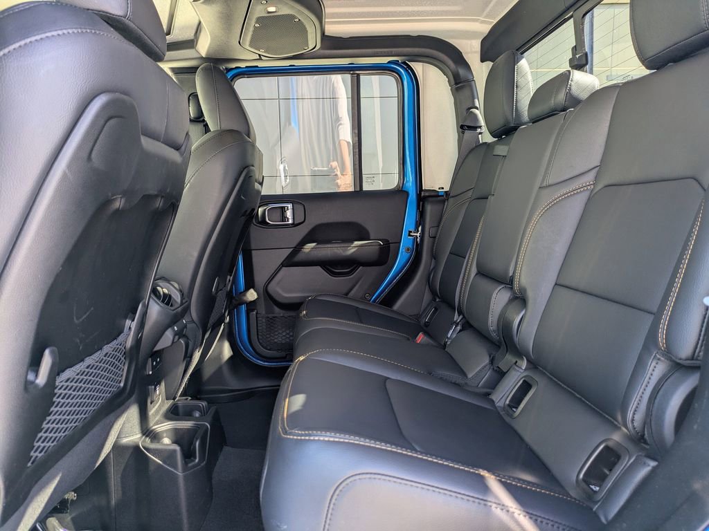 Used 2025 Jeep Gladiator Sport image 15