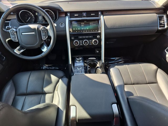 Used 2017 Land Rover Discovery HSE AWD/4WD image 22