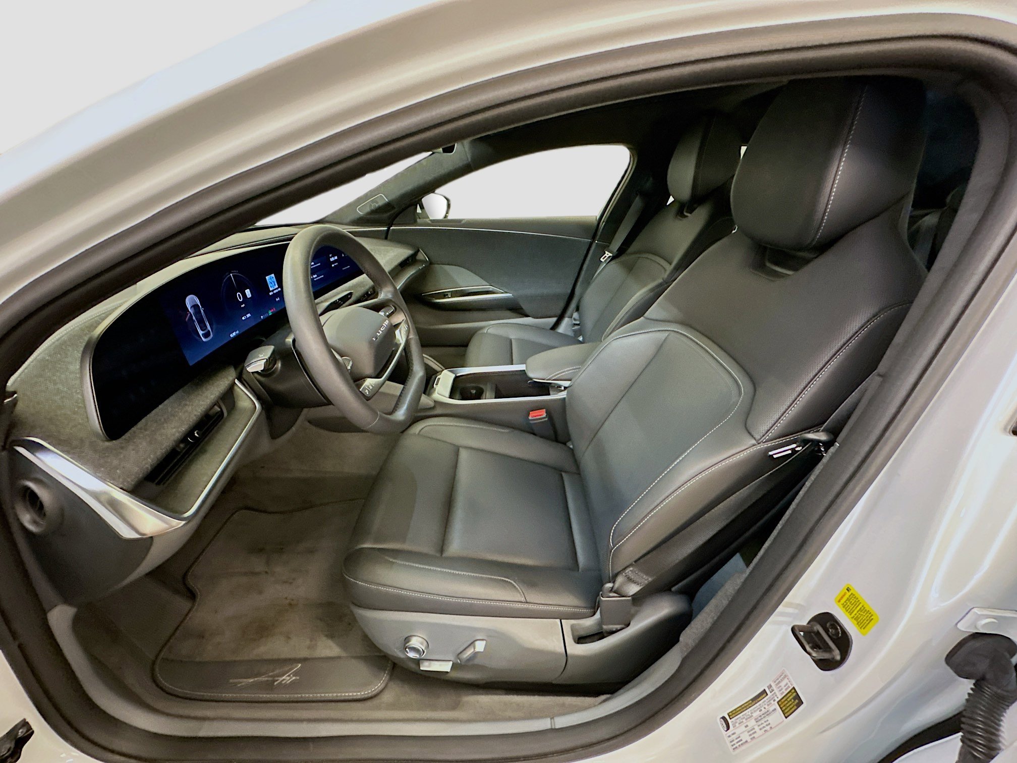 Used 2024 Lucid Air Touring AWD/4WD image 13