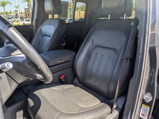 Used 2021 Land Rover Defender 110 X-Dynamic SE AWD/4WD image 11