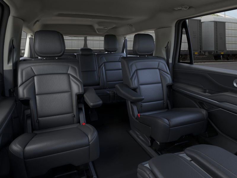 New 2026 Lincoln Navigator L Premier image 11