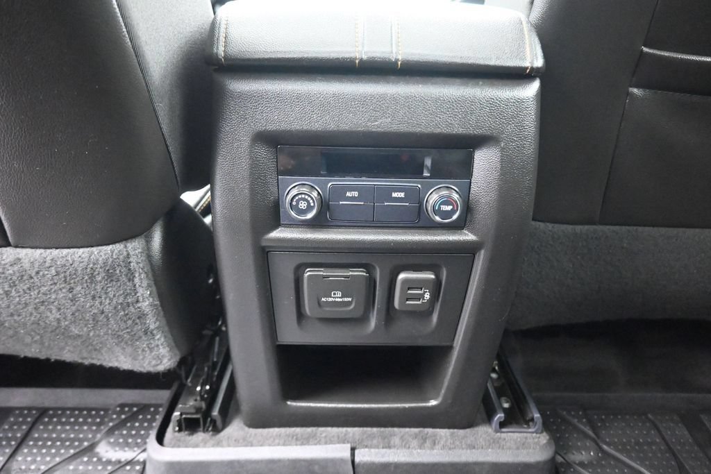 Used 2020 Chevrolet Traverse LT w/ LT Premium Package AWD/4WD image 38