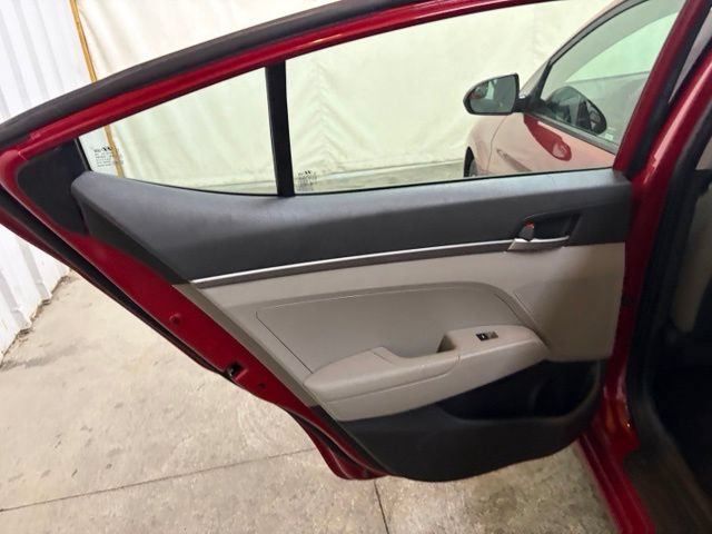 Used 2018 Hyundai Elantra SE FWD image 15