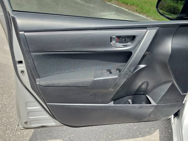 Used 2017 Toyota Corolla LE FWD image 17