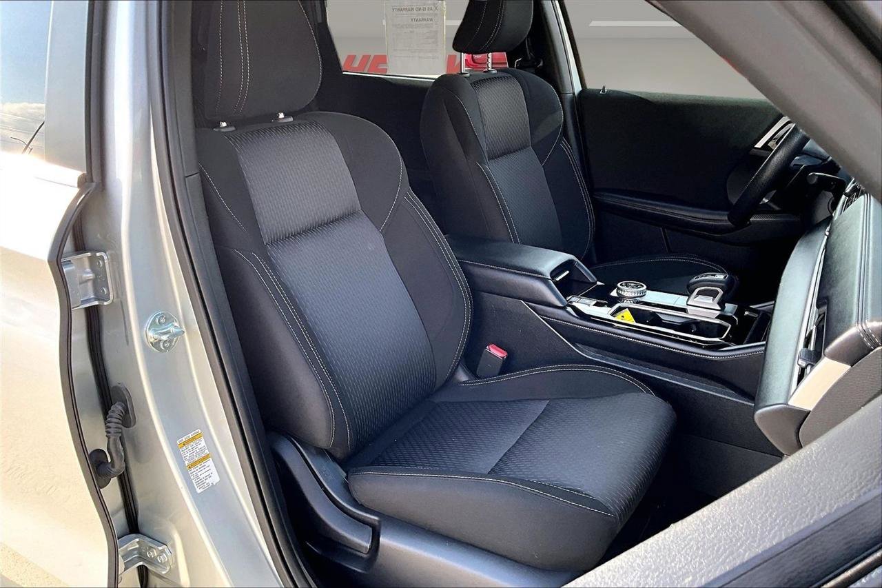 Used 2025 Mitsubishi Outlander ES image 28