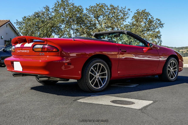 Used 2002 Chevrolet Camaro Z28 w/ SS Performance/Appearance Pkg RWD image 8