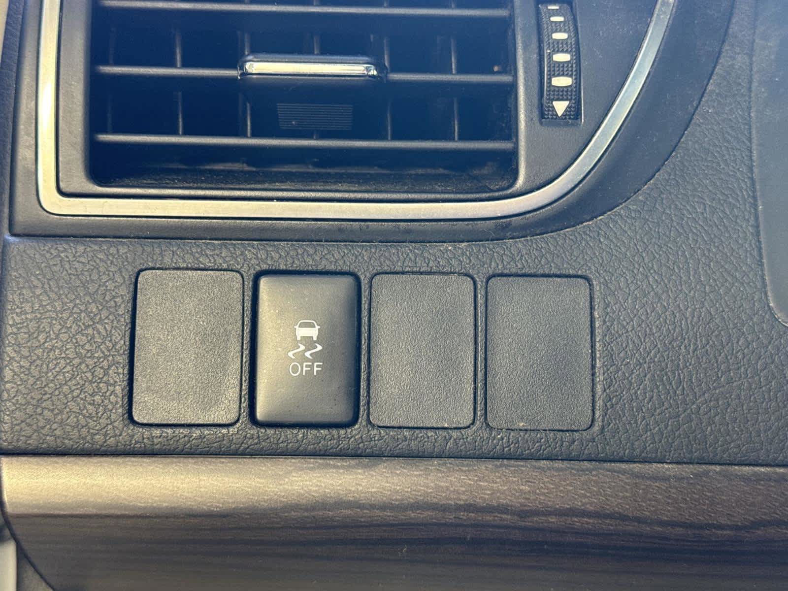 Used 2016 Toyota Camry LE image 22