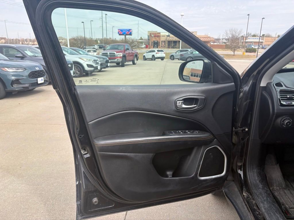 Used 2017 Jeep Compass Limited w/ Safe & Security Group image 9