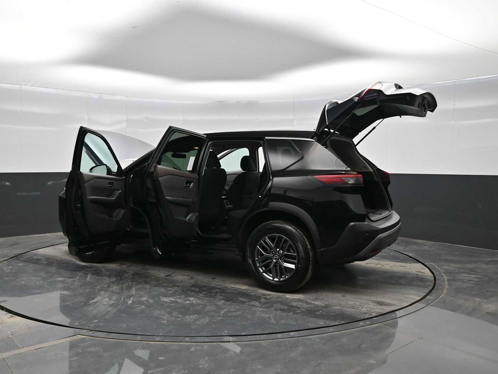 Used 2023 Nissan Rogue S image 41
