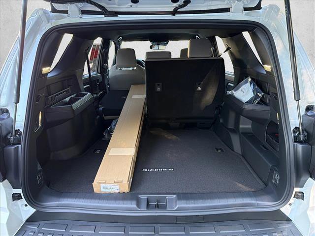 New 2026 Toyota 4Runner SR5 AWD/4WD image 18