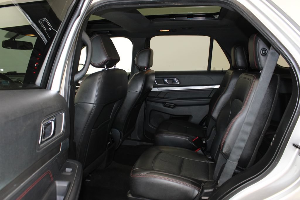 Used 2017 Ford Explorer Sport w/ Equipment Group 401A AWD/4WD image 4