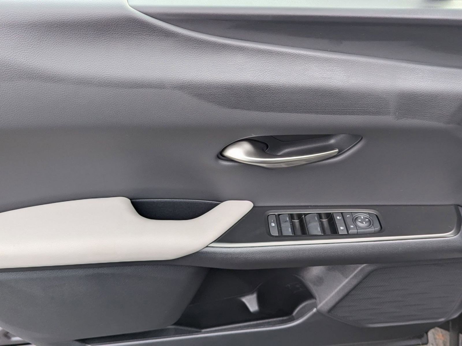 New 2025 Lexus UX 300h AWD image 12