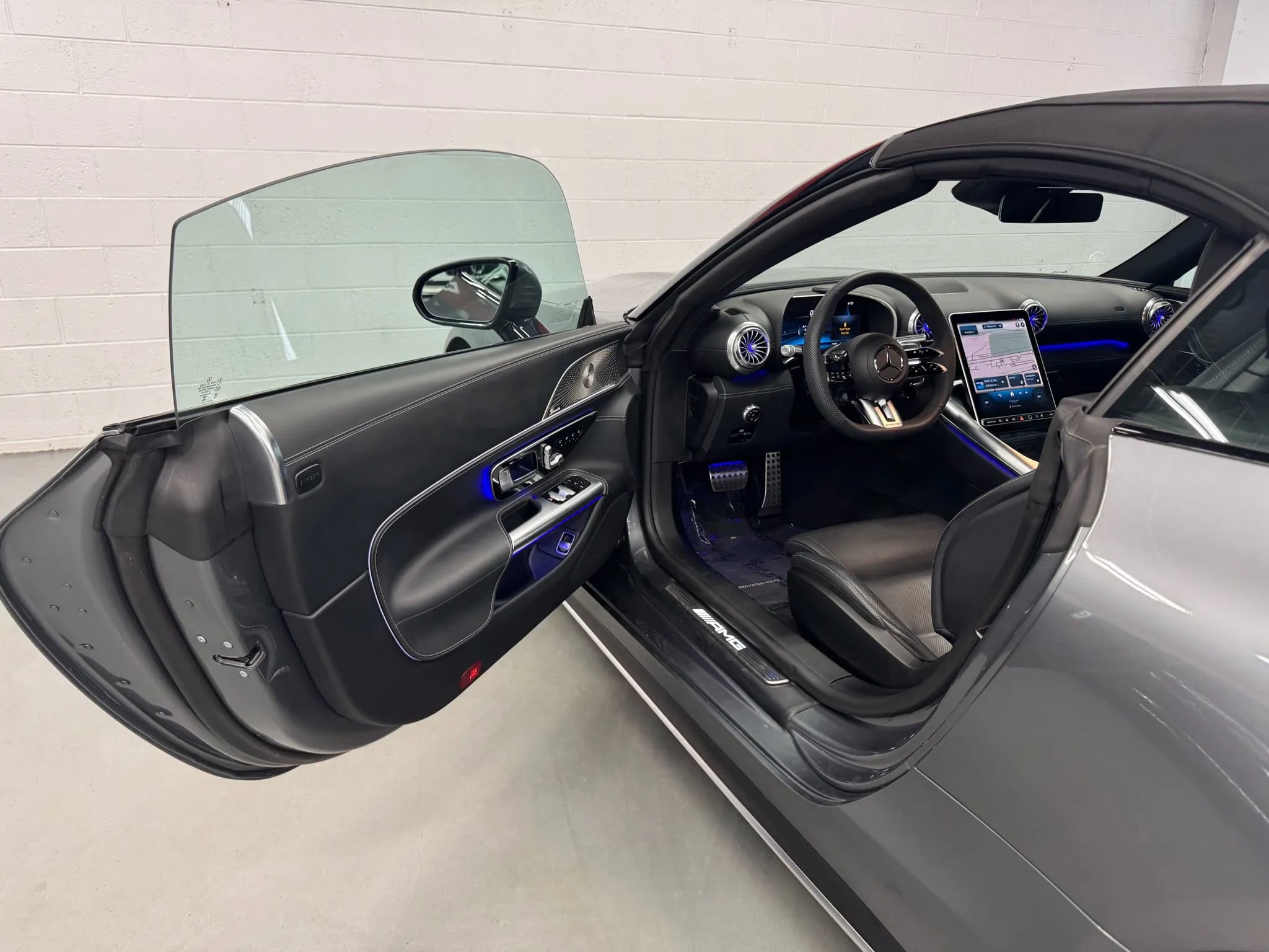 Used 2023 Mercedes-Benz SL 43 AMG w/ Driver Assistance Package image 19