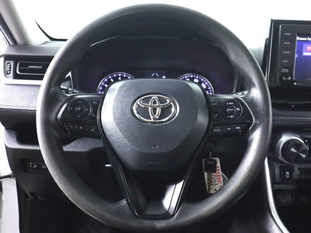 Used 2021 Toyota RAV4 LE image 11