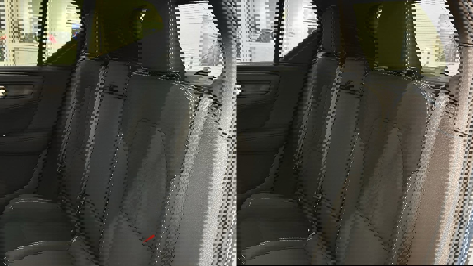 Used 2026 Volvo XC40 B4 Plus w/ Climate Package image 26