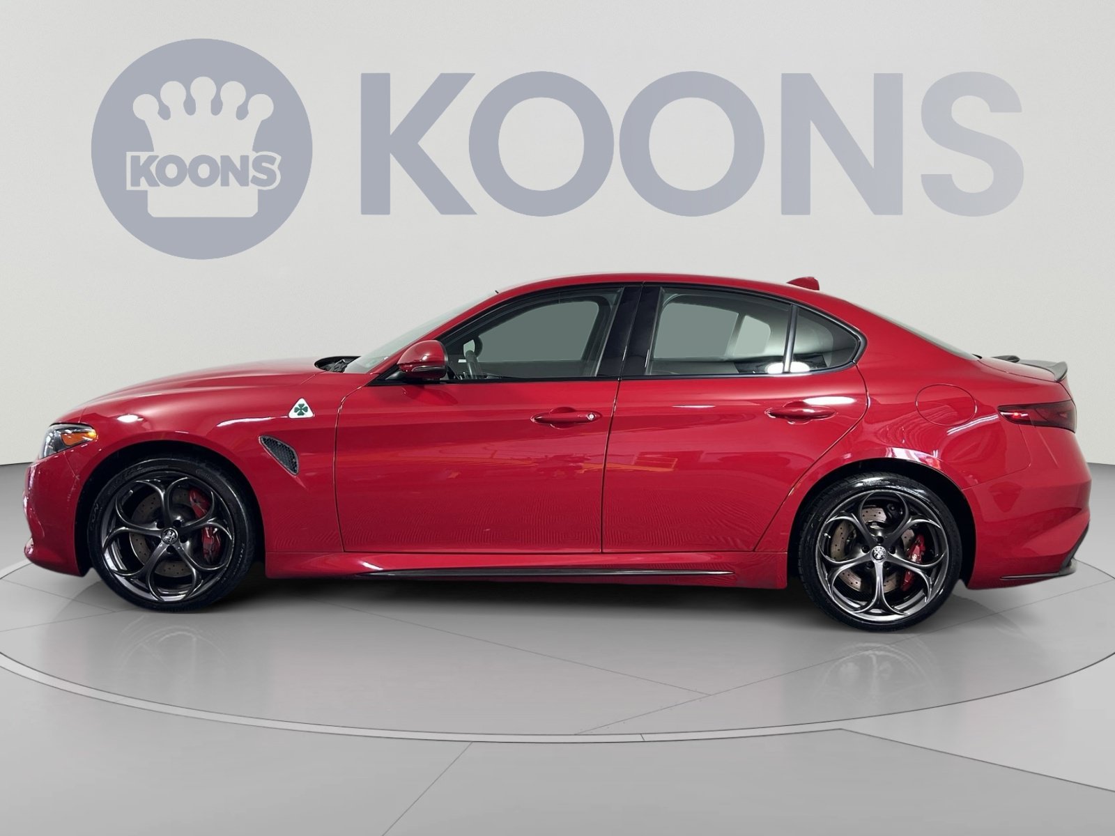 Used 2018 Alfa Romeo Giulia Quadrifoglio w/ Driver Assist Dynamic Package RWD image 2