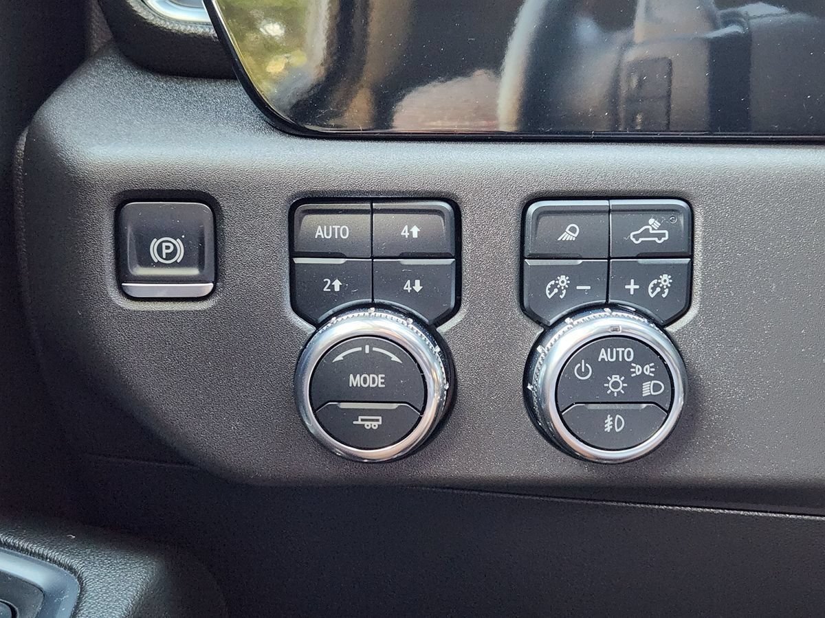 Used 2025 GMC Sierra 1500 Elevation w/ Elevation Premium Package AWD/4WD image 44