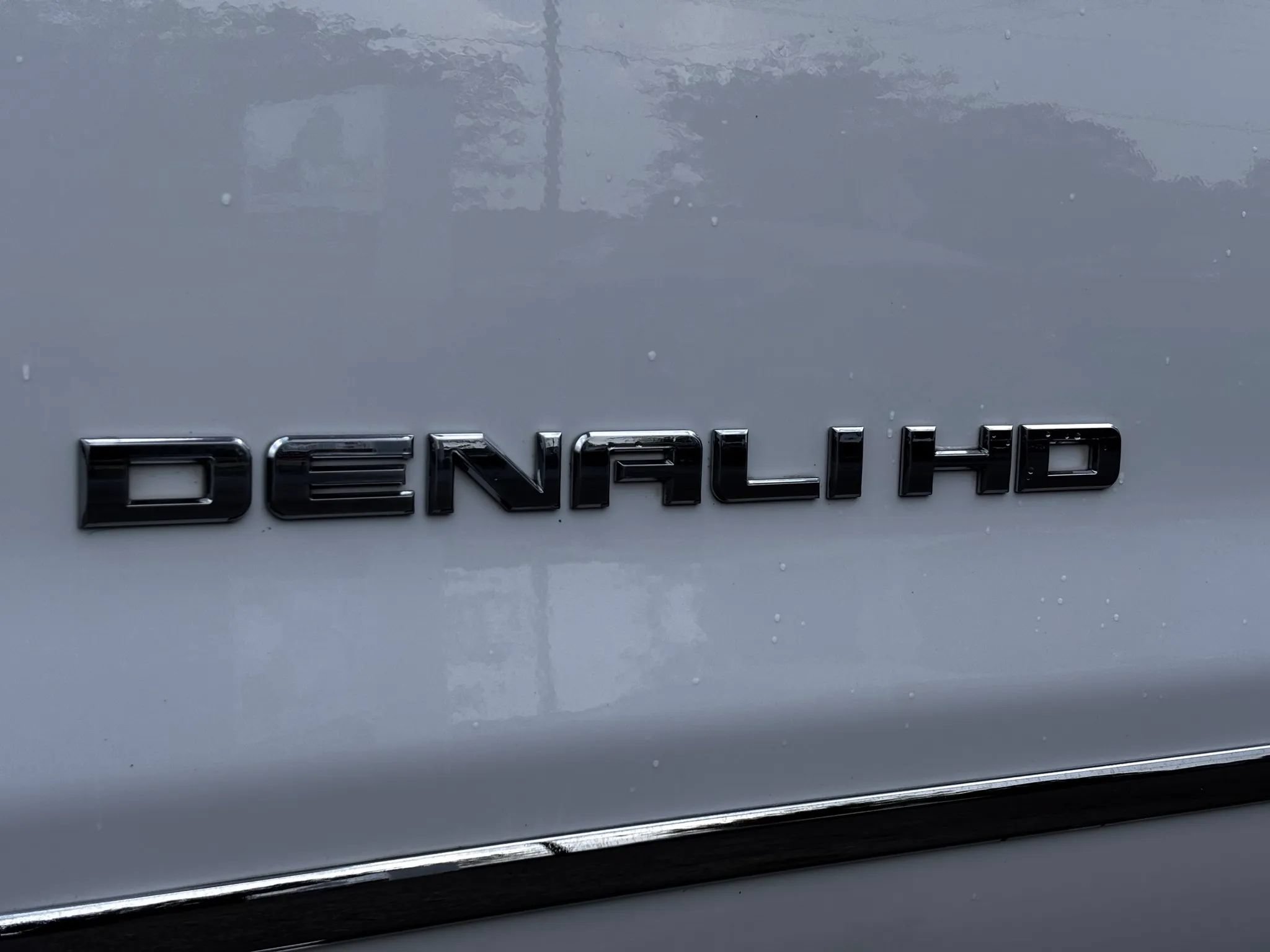 Used 2015 GMC Sierra 2500 Denali w/ Duramax Plus Package AWD/4WD image 11