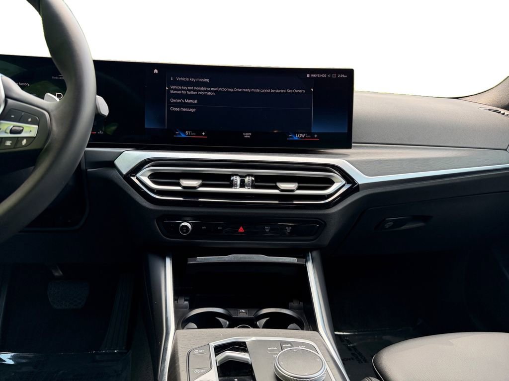 Used 2024 BMW 330i xDrive Sedan AWD/4WD image 11