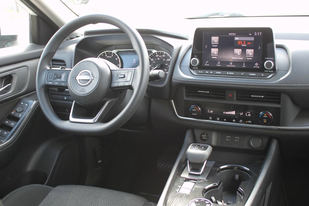 Used 2024 Nissan Rogue SV AWD/4WD image 10