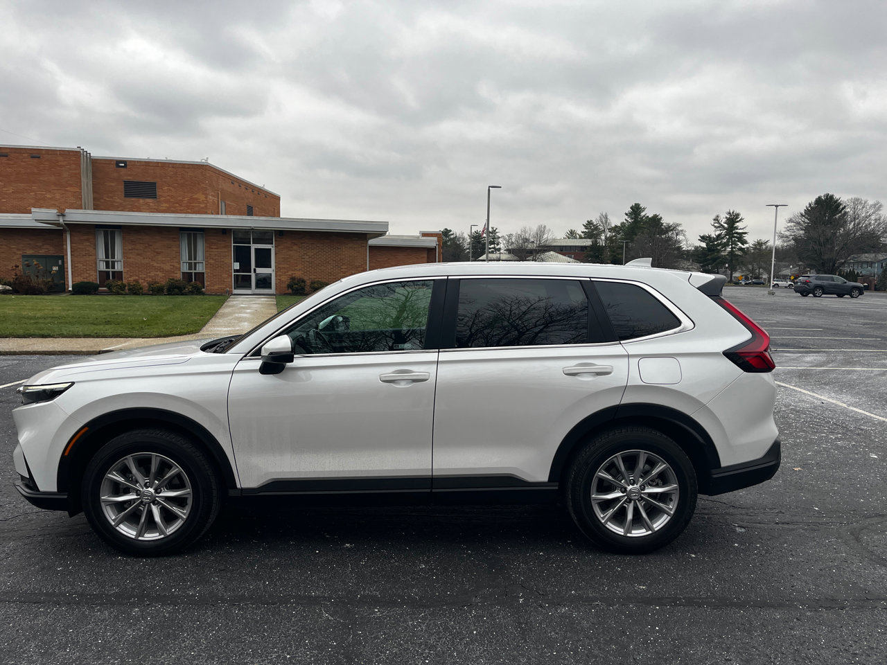 Used 2023 Honda CR-V EX-L image 4