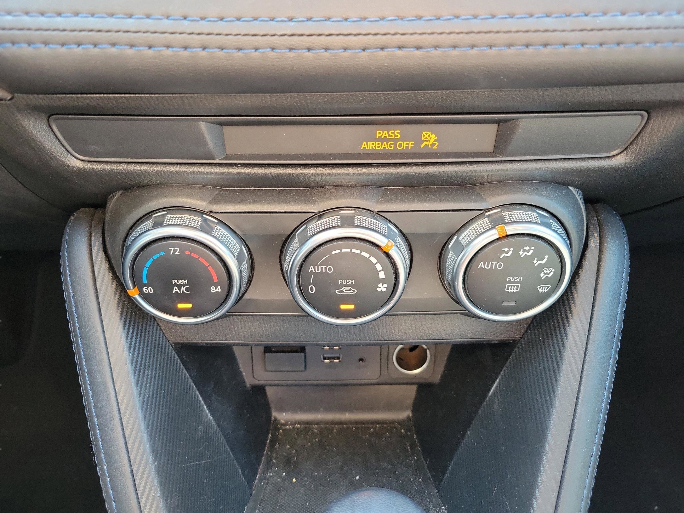 Used 2019 Toyota Yaris XLE image 21