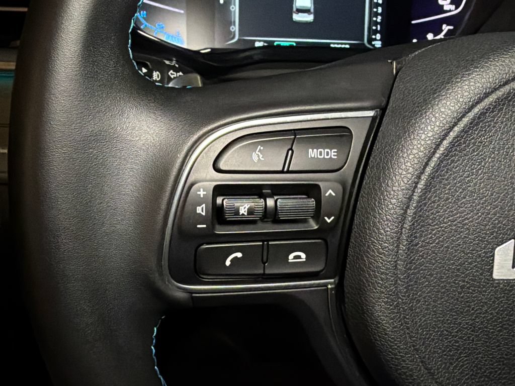 Certified 2022 Kia Niro Touring Special Edition FWD image 24