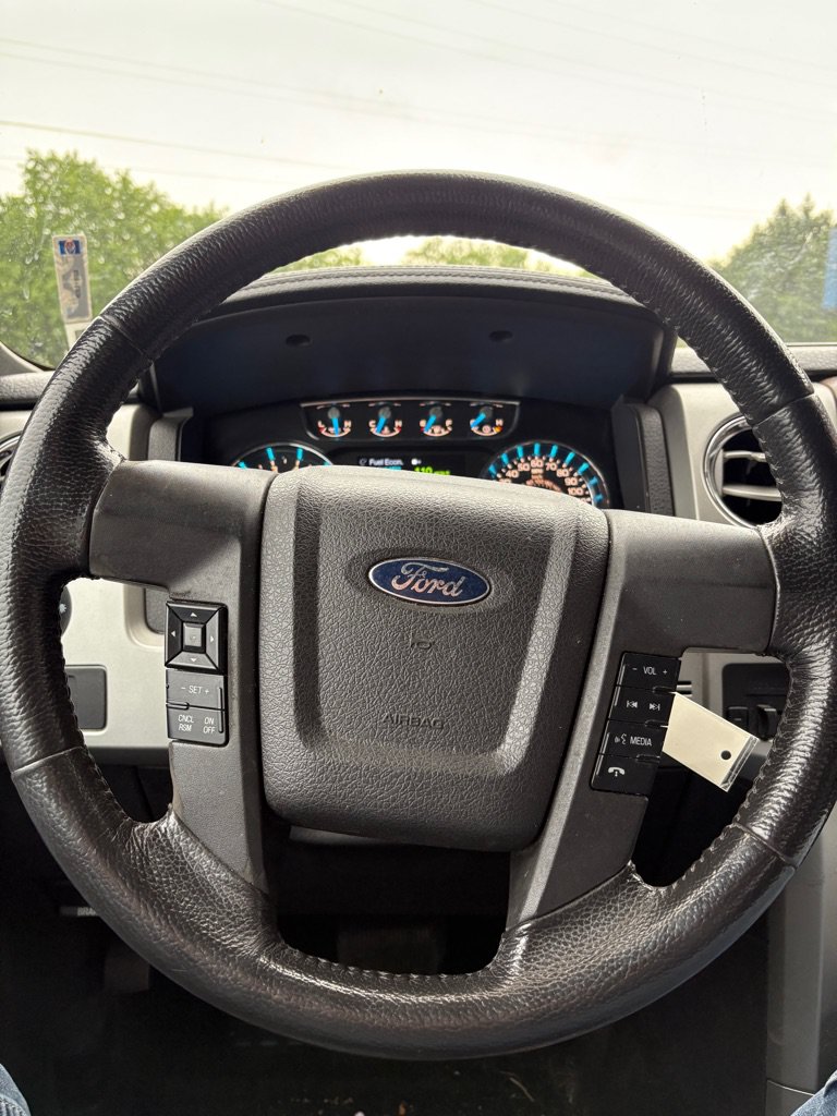 Used 2014 Ford F150 Lariat w/ Equipment Group 502A Luxury AWD/4WD image 12