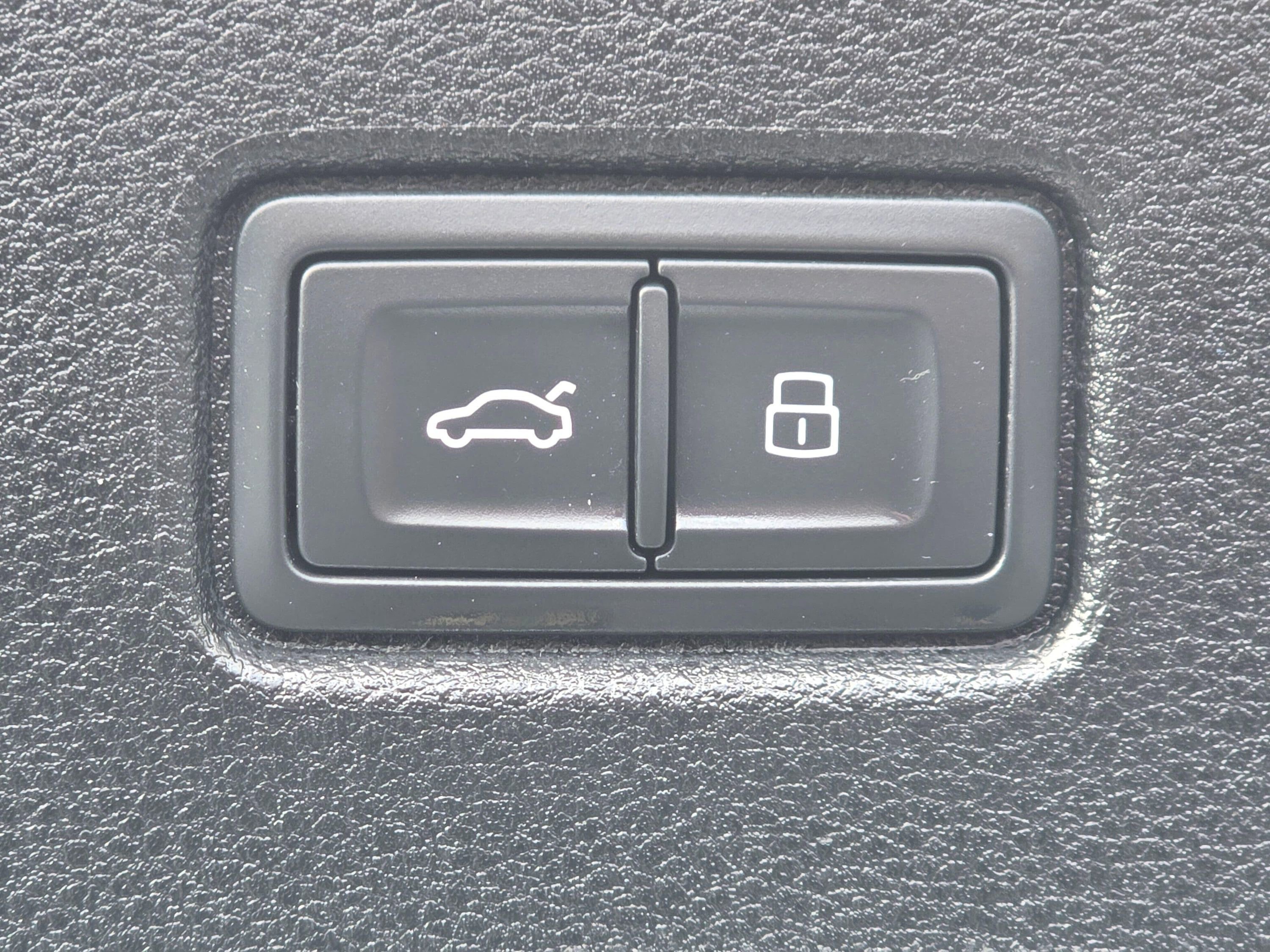 Used 2023 Audi SQ5 Prestige w/ Prestige Package AWD/4WD image 24